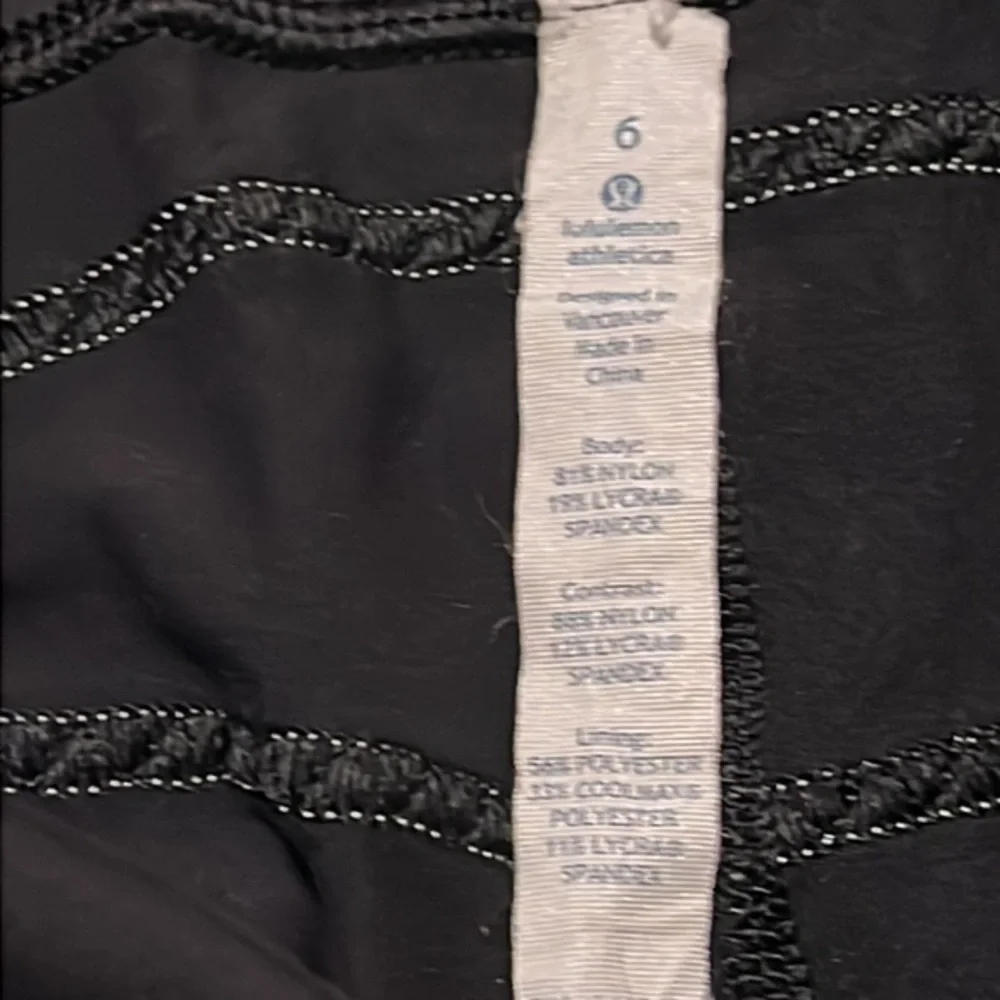 LULULEMON black & aqua yoga pants Size 6